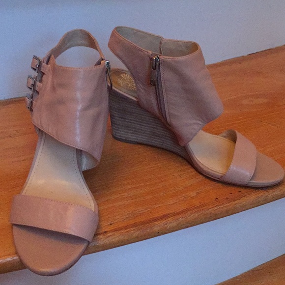 Vince Camuto Lyssia Buttersoft blush wedge sidezip - Picture 2 of 8